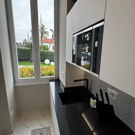 公寓 Celebrity House 圣雷默